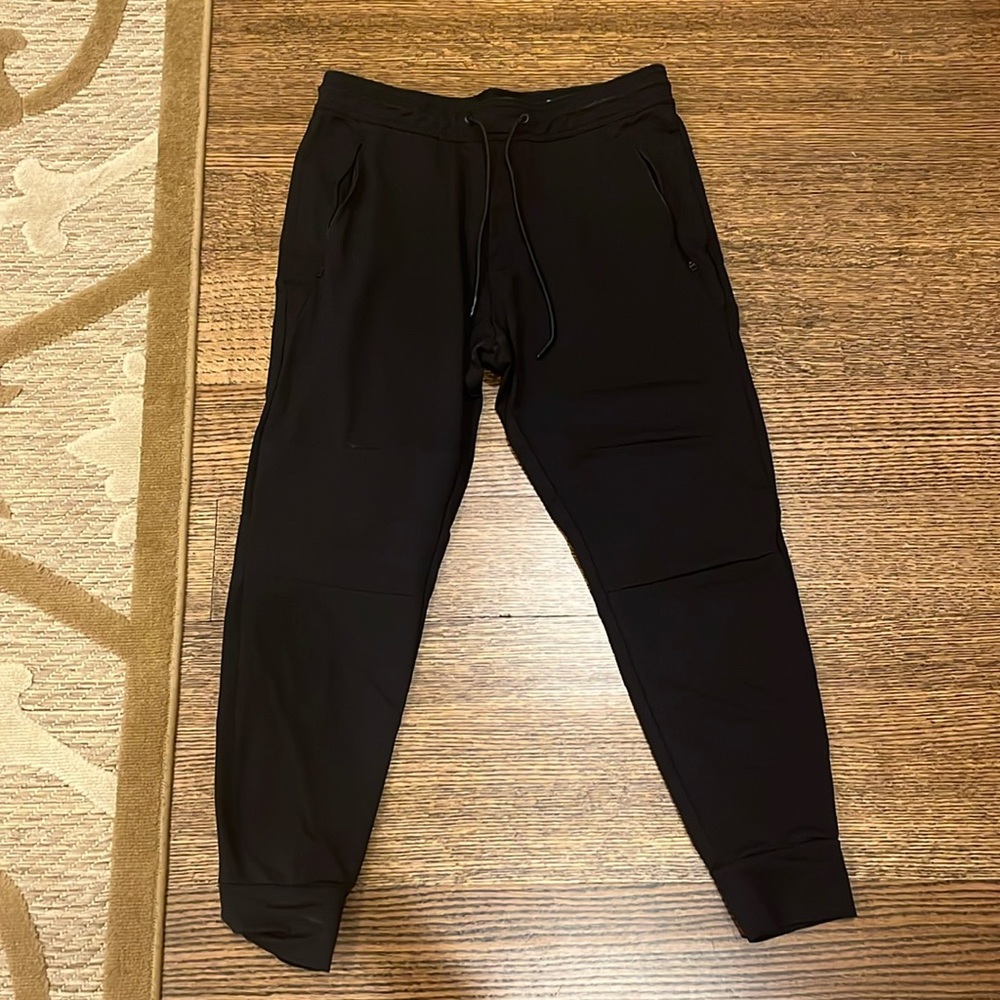 men’s black american eagle joggers